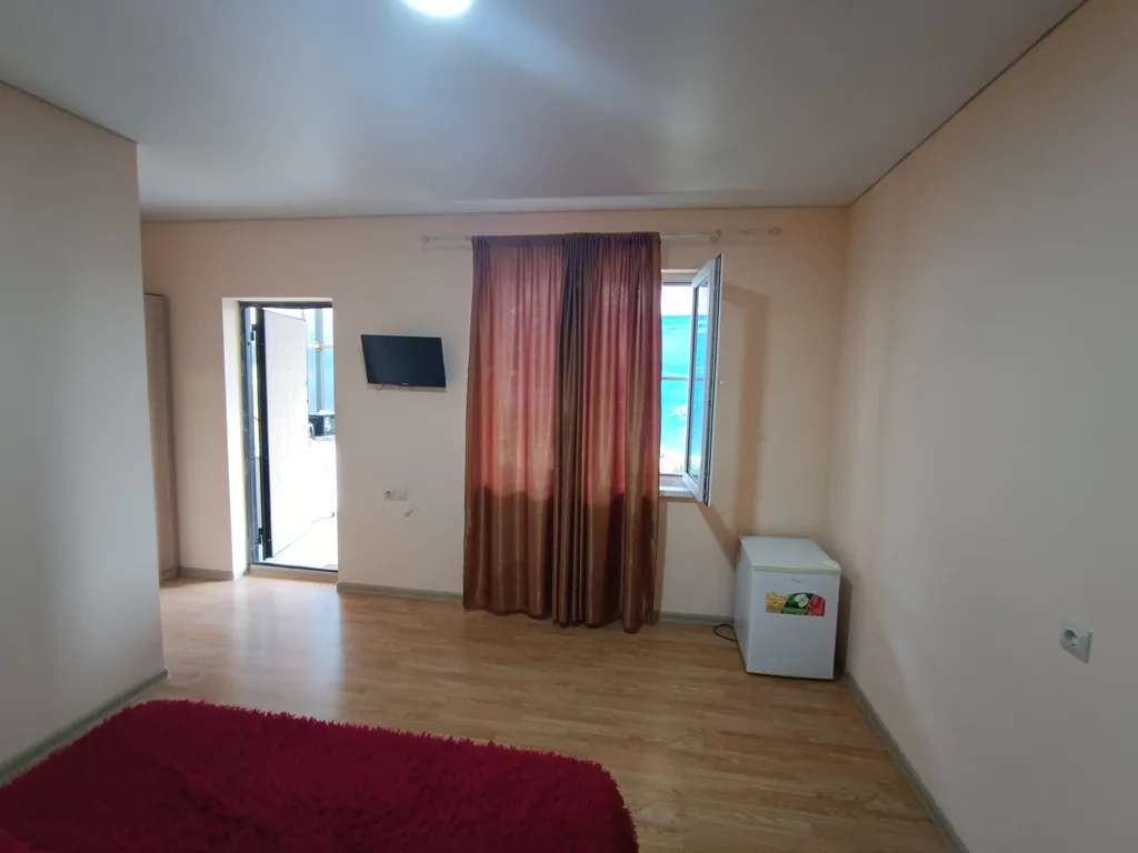 Двухместный номер стандарт с собвеным душевым и туалетом