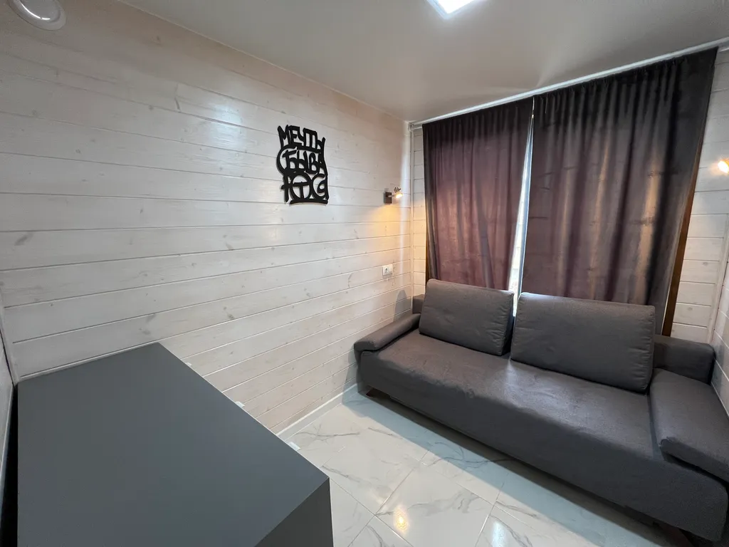 Домик в лесу с большой верандой