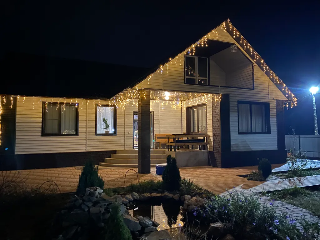 Домик у озера