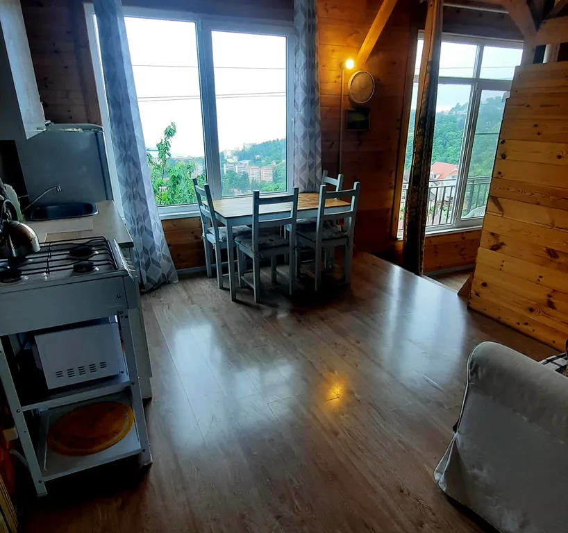 Уютный дом с видом на море и горы