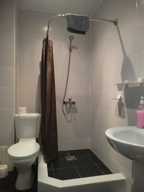 Семейная комфортная комната с балконом