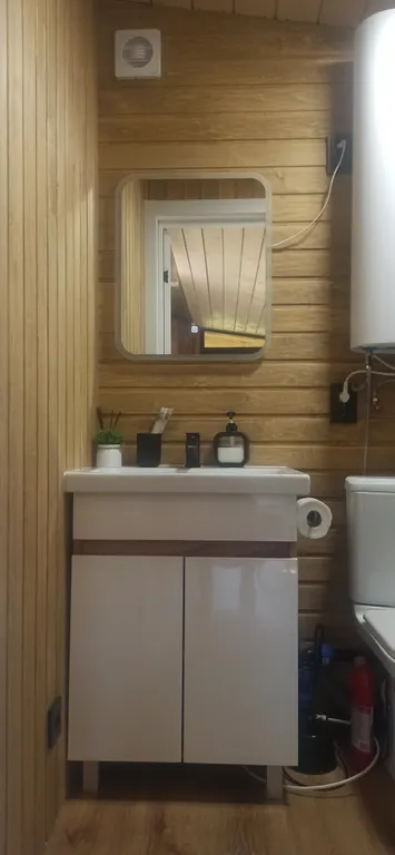 Дом в лесу в стиле барн