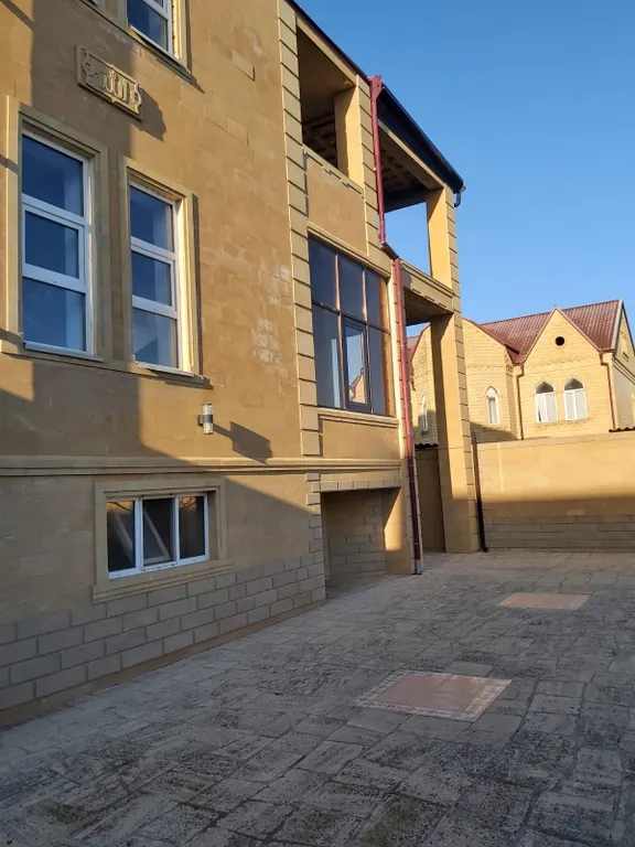 Уютный дом в черте города