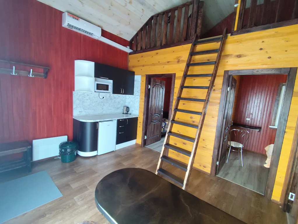 Дом на берегу озера