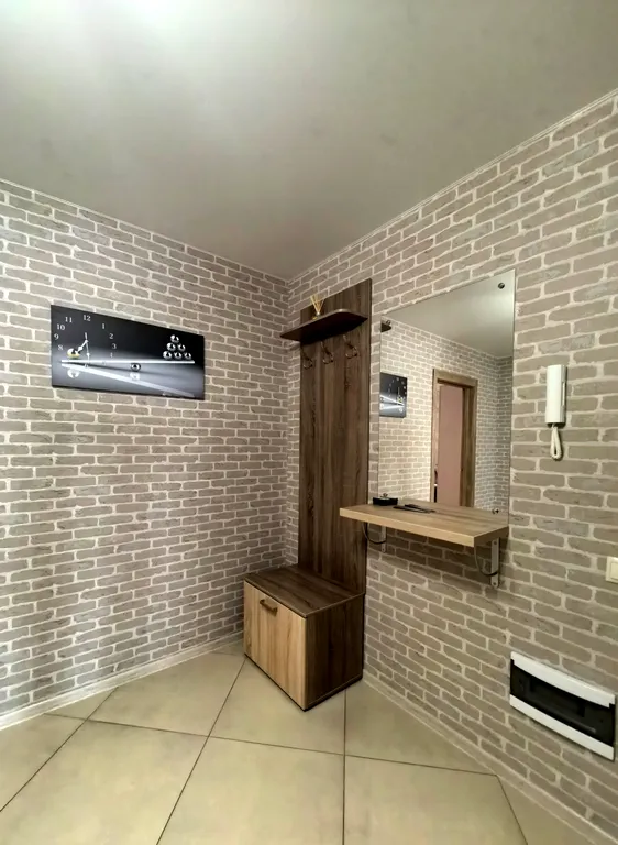 Уютная двухкомнатная квартира с дизайнерским ремонтом