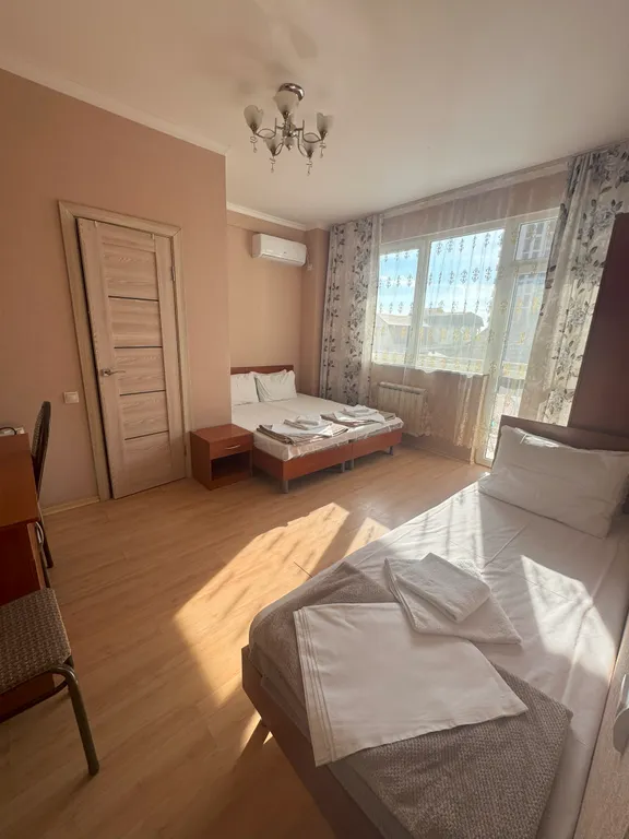 Квартира Трёхместный номер с балконом — аренда посуточно в Адлер