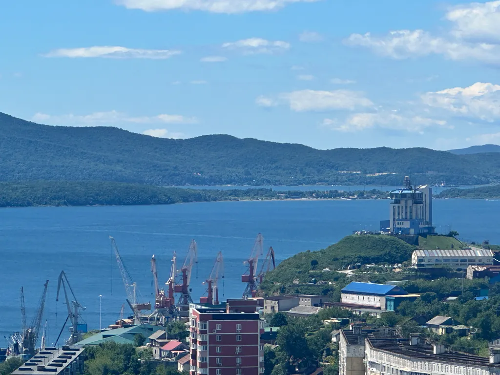 Квартира Квартира Высокий этаж, недалеко от центра, вид на море — Владивосток