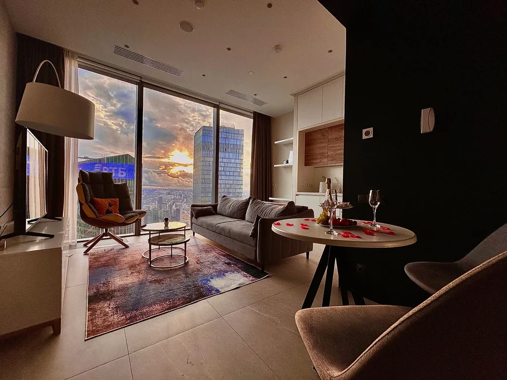 Апартамент на 80 этаже выше облаков