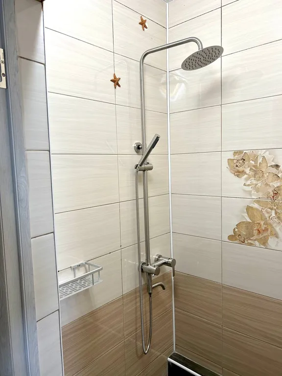 Апартаменты на берегу озера с видом на гору Бештау