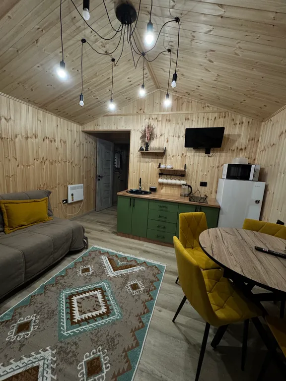 Уютный домик с видом на горы