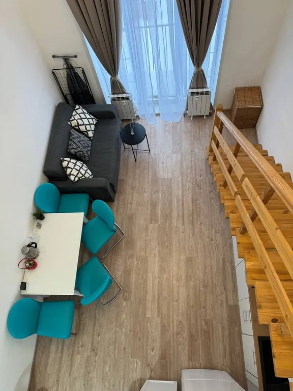 Двухуровневая квартира рядом с набережной и цирком