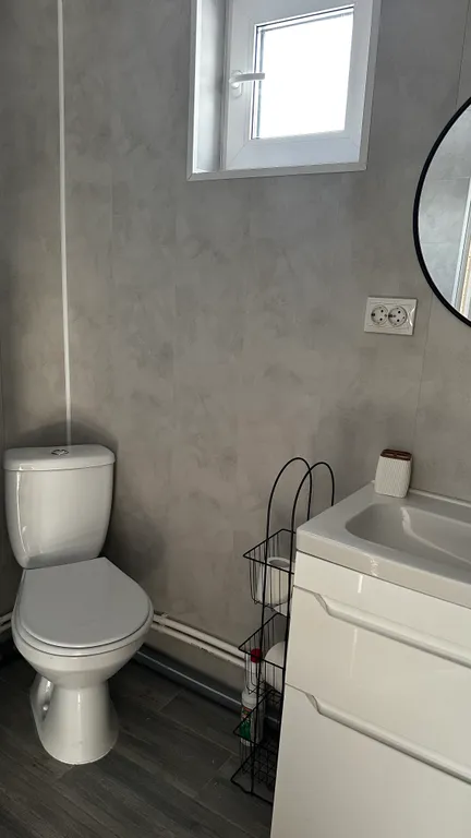 Уютный домик в древних липах