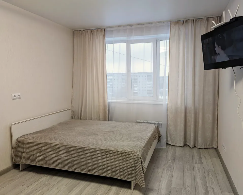 Квартира Уютная студия возле ТЦ Бульвар и Кузбасс-арена — аренда посуточно в Кемерово