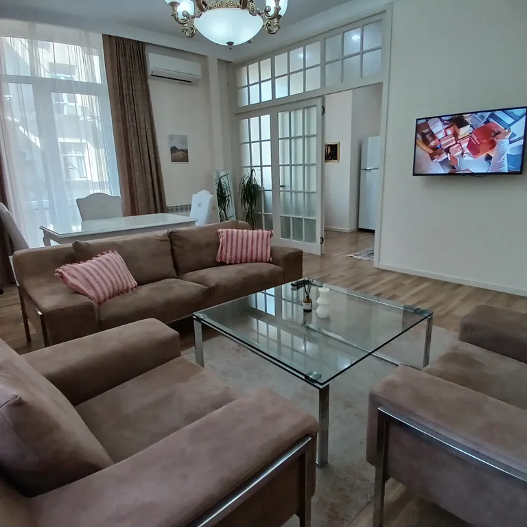 Квартира Белые апартаменты — аренда посуточно в Баку