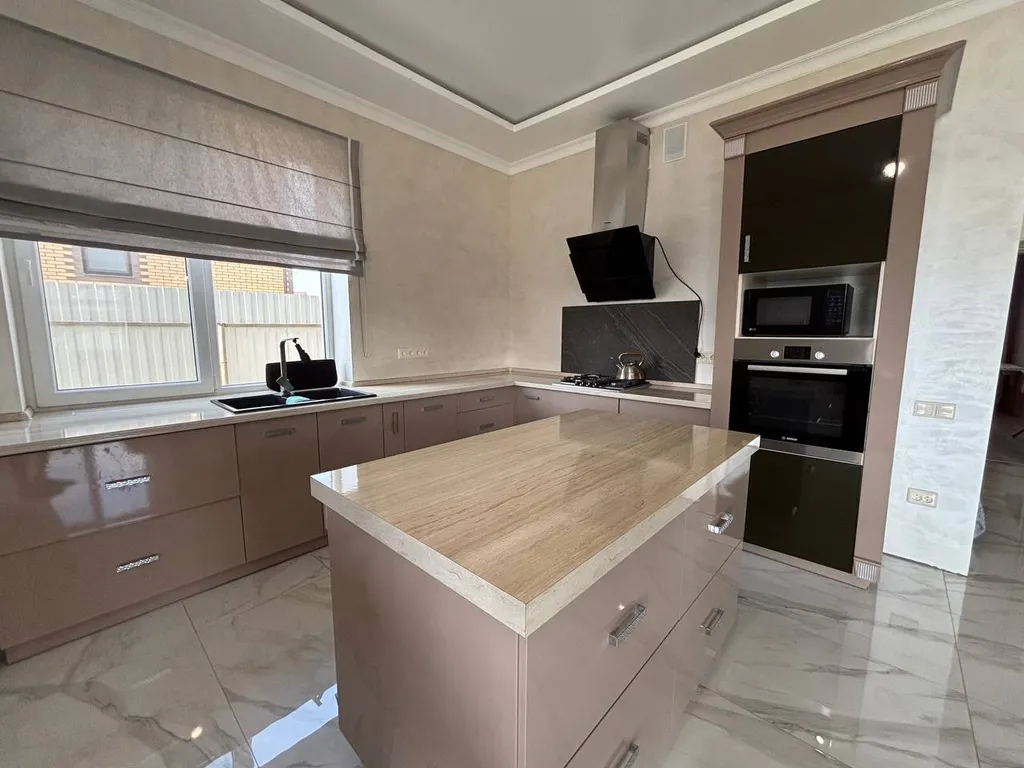 Коттедж Новый дом с видом на горы — Винсады