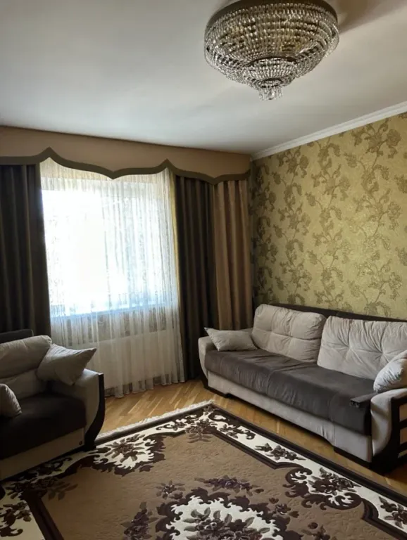 Просторный дом в районе центра