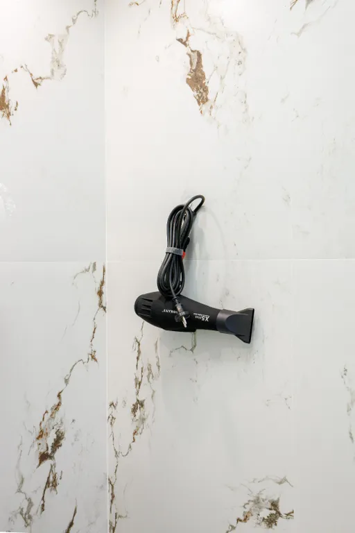 Светлый уголок в центре, рядом ЭКСПО и Ботанический сад