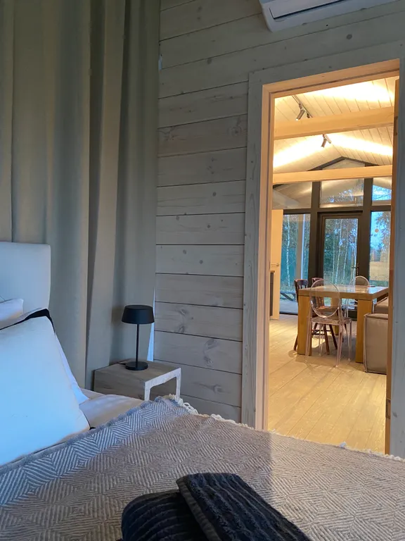 Дача в лесу с панорамными окнами