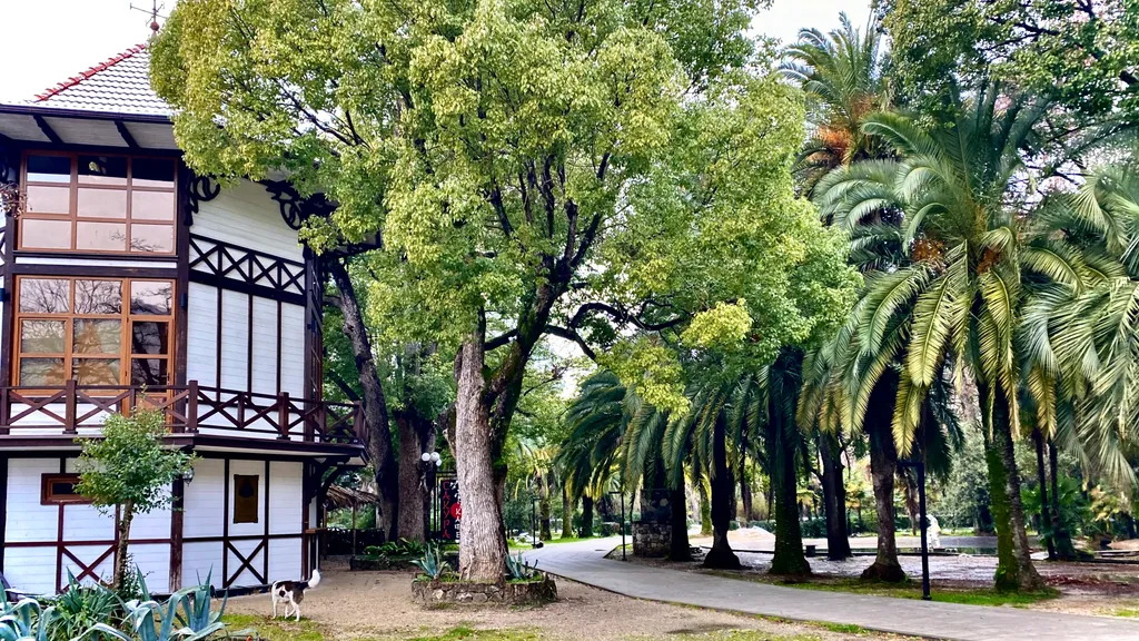 Коттедж Дом Holiday Park — Гагра