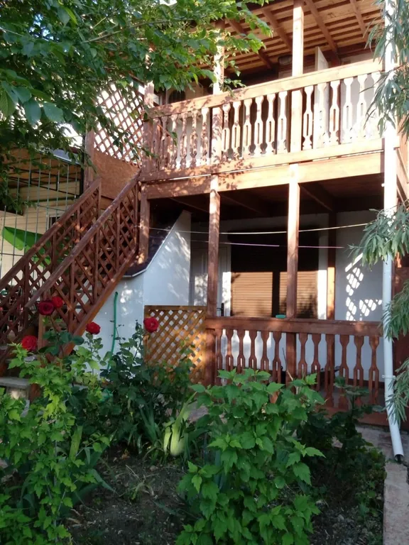 Студия в эко-стиле с кухней и со своей террасой в 200 метрах от моря