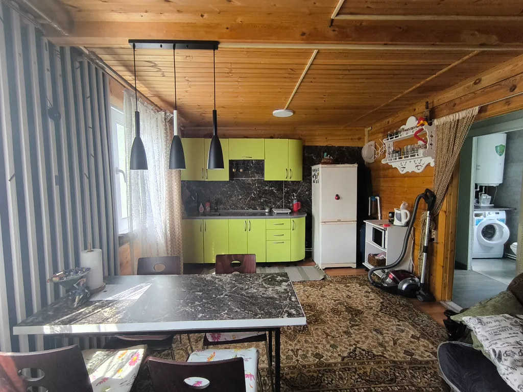 Уютный дом с выходом к пруду