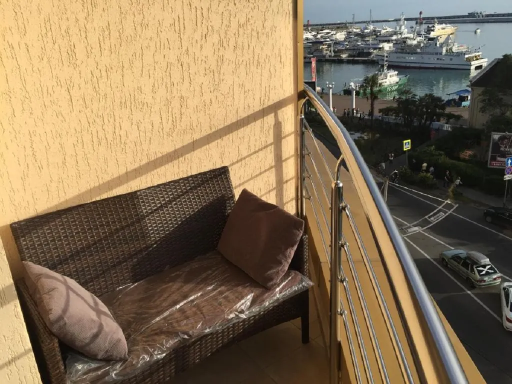 Апартаменты с 2-мя спальнями с видом на яхты