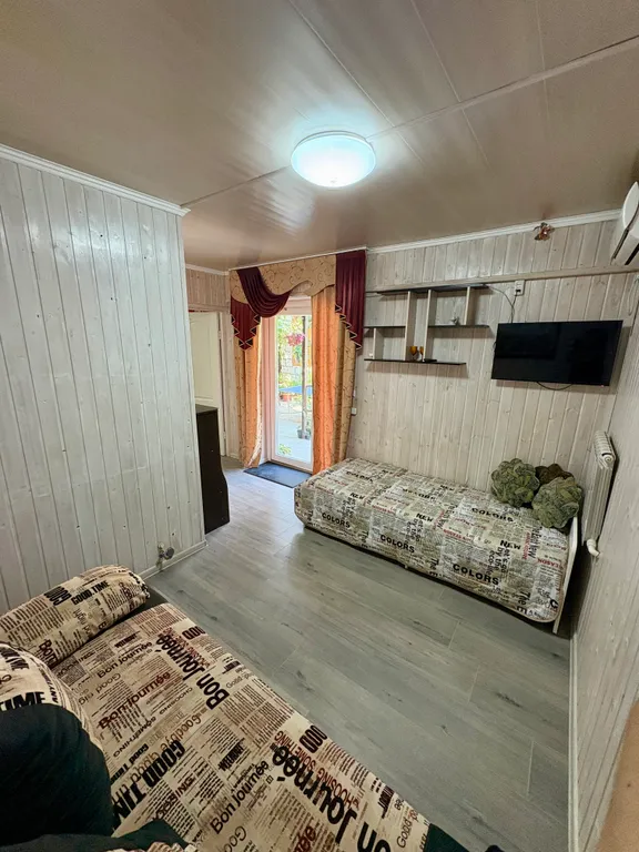 Уютный отдельный двухкомнатныйномер в центре с.Архипо-Осиповка