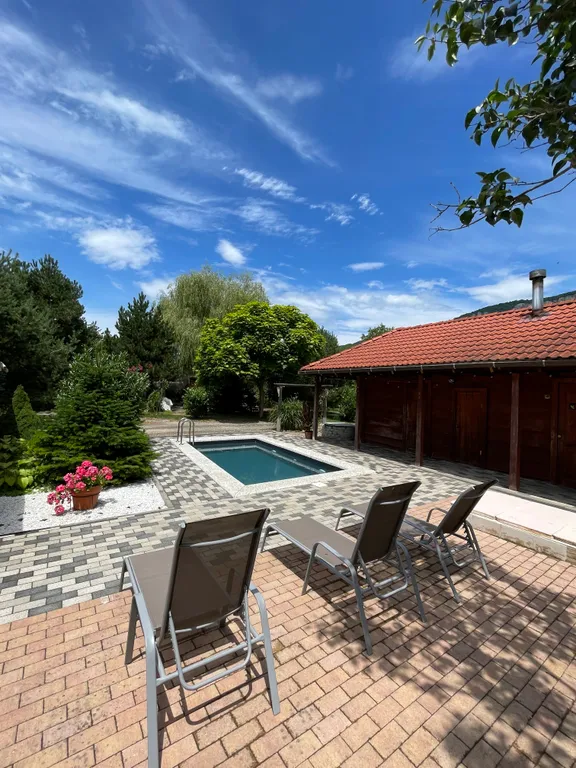 Барнхаус с чаном и бассейном