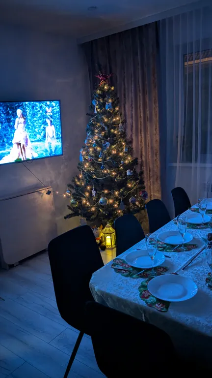 Новый коттедж возле соснового леса