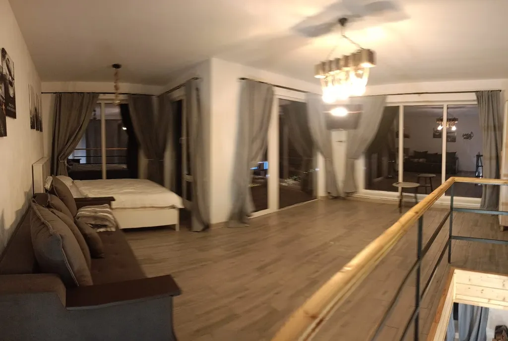 Уютный дом в лесу