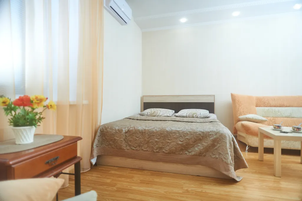 Двухкомнатная с изолированными комнатами в центре рядом с зоопарком