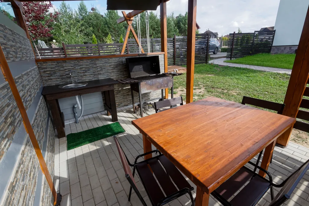 Студия в доме у озера