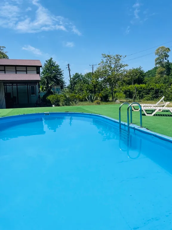 Квартира Апартаменты с террасой и кухней, с видом на реку и с бассейном — Гагра