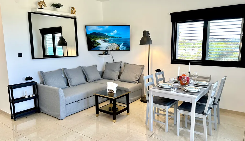 GW951 Квартира с балконом с видом на море (Gugel Waves Nahariya)