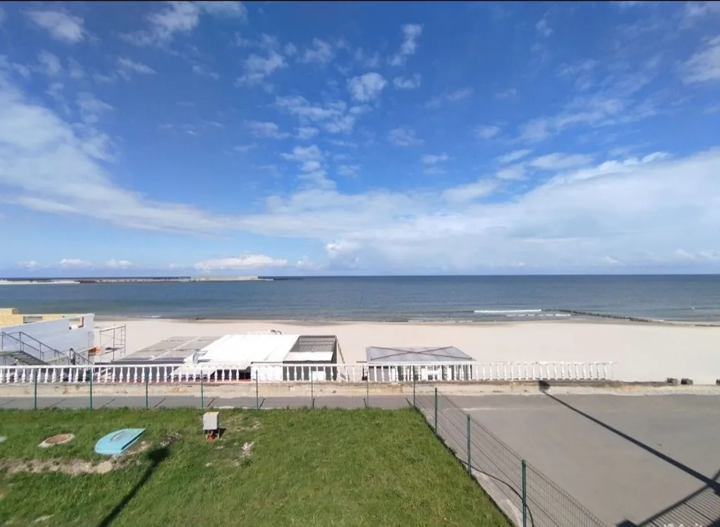 Уютная квартира в тихом районе на побережье