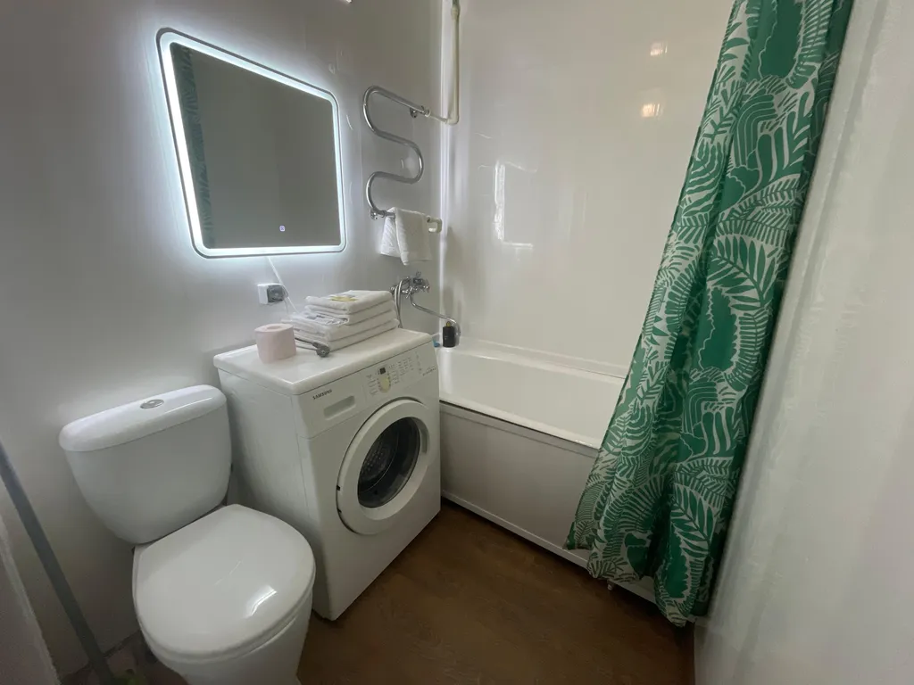 Яркая стильная квартира с видом на Сады