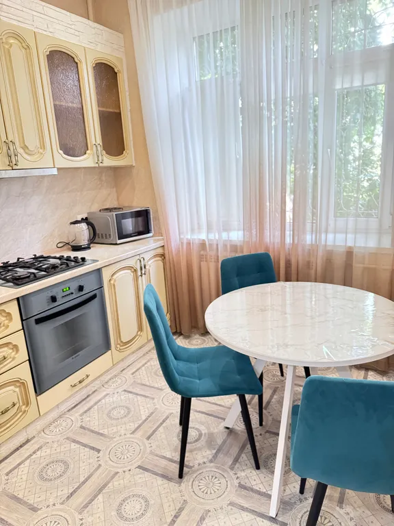 Яркая двушка в центре