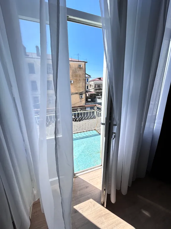 Квартира Комната в центре Сухума, в 200 метрах от моря, с отдельным входом — Сухум