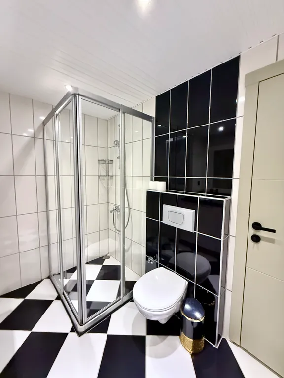 Двухуровневые апартаменты с видом на море и горы