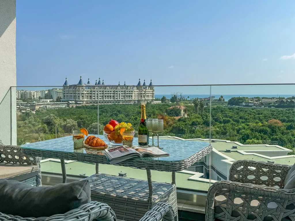 Апартаменты Azura World с видом на море, в комплексе 5 звезд