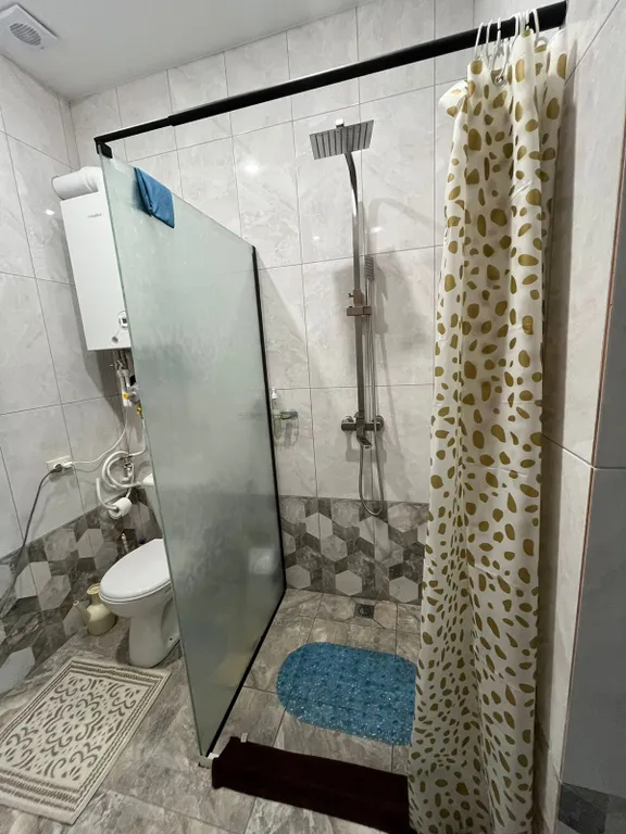 2-х этажный коттедж с бассейном на берегу