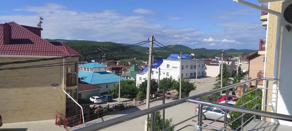 Уютная комната с видом на море