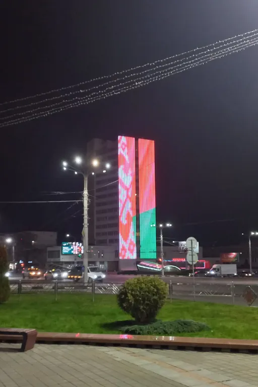 Уютная квартира - студия в центре города на площади Победы