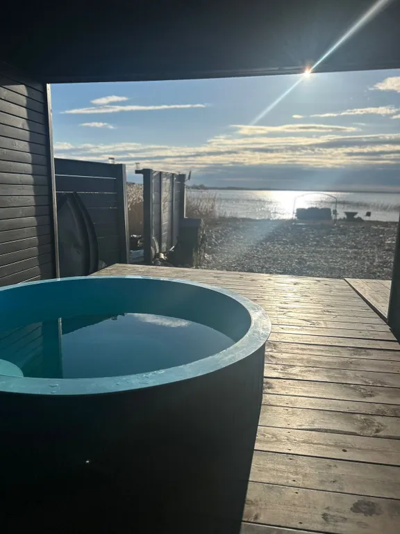 Logma Karelia, современный глэмпинг на берегу озера