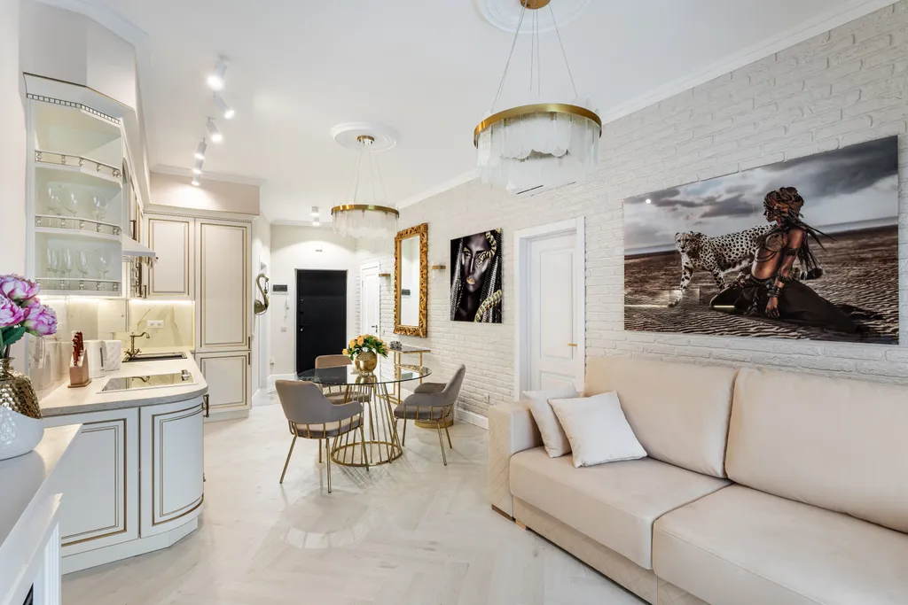 Золотая бухта с видом на реку