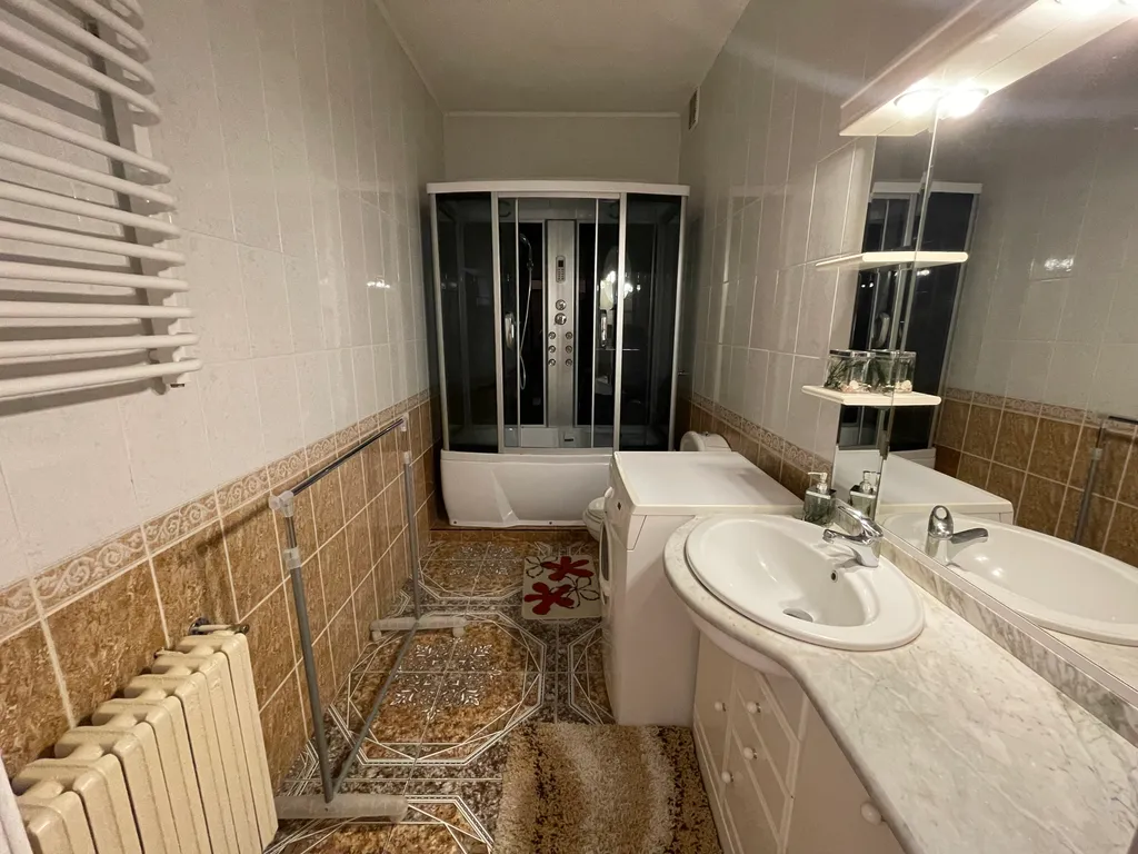 Шикарный коттедж с бассейном