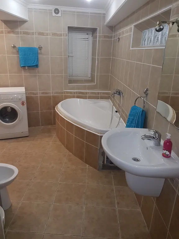 Ласковые волны, большой двух комнатный люкс