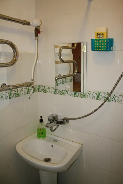 Студия с видом на сквер