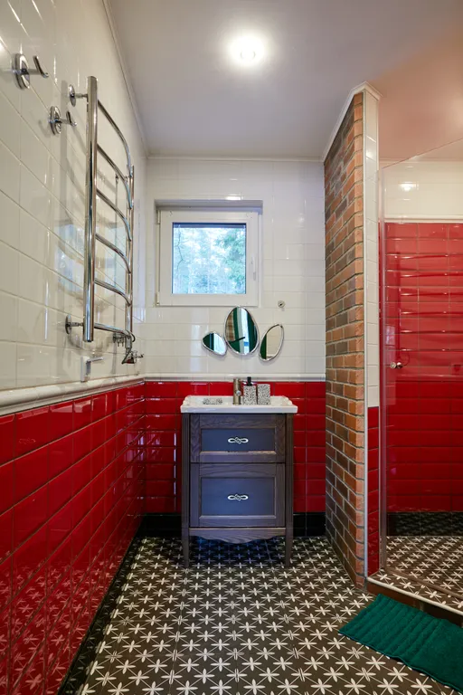 Большой коттедж с 5 спальнями, камином и террасой, Ромашка