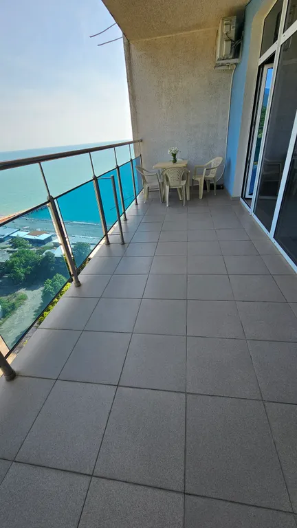 Видовая квартира в уникальном доме на пляже